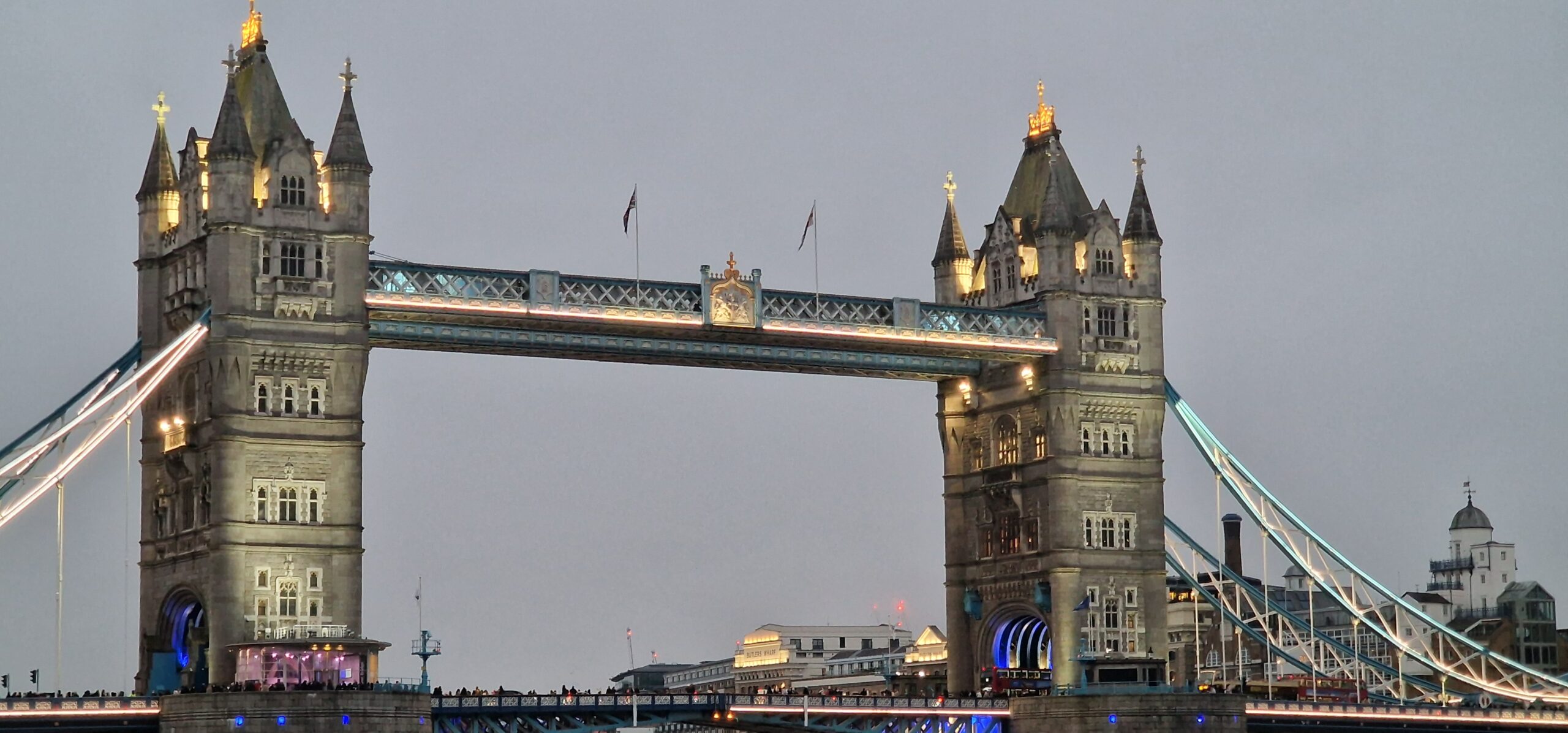 LONDON CAR AND TRAVEL