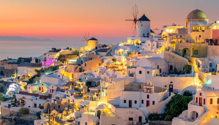 Oia Santorini windmills sunset during day tour from Heraklion