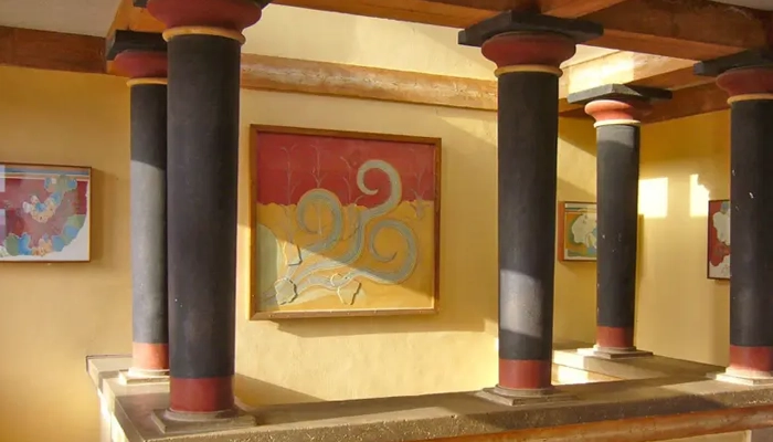 Queen’s Megaron bath at Knossos Palace Crete during Knossos and Lassithi tour